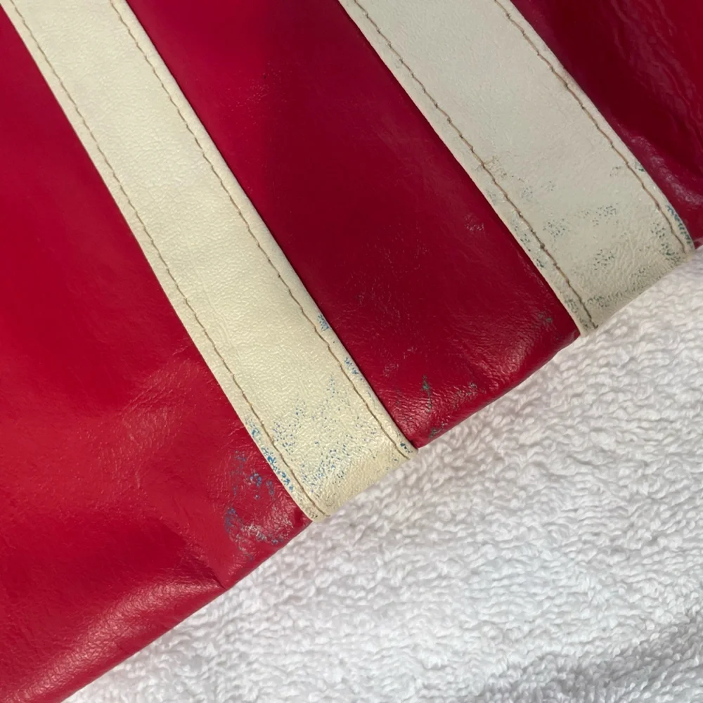 Vintage Made In Italy red/white leather handbag with gold-toned frame/handle - Picture 4 of 6